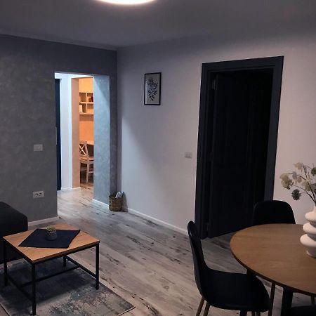 Homely Apartment Suceava Esterno foto