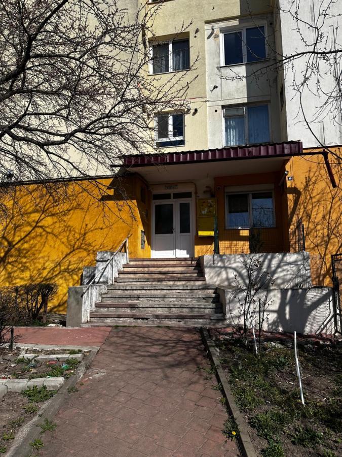 Homely Apartment Suceava Esterno foto